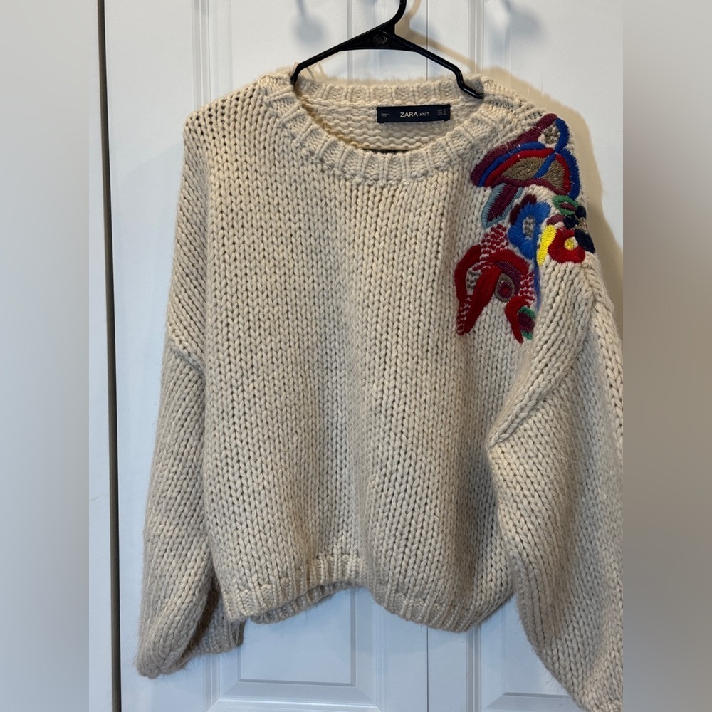 Zara Multicolor Embroidered‎ Cream Sweater - Picture 5 of 10